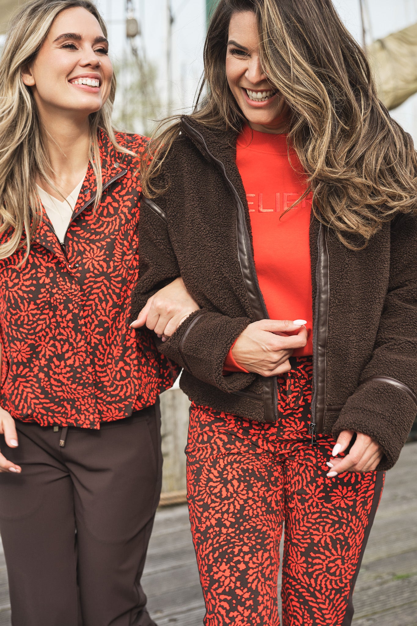 Gwen | espresso-red