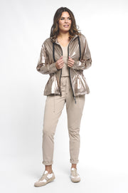 Stacey | brons