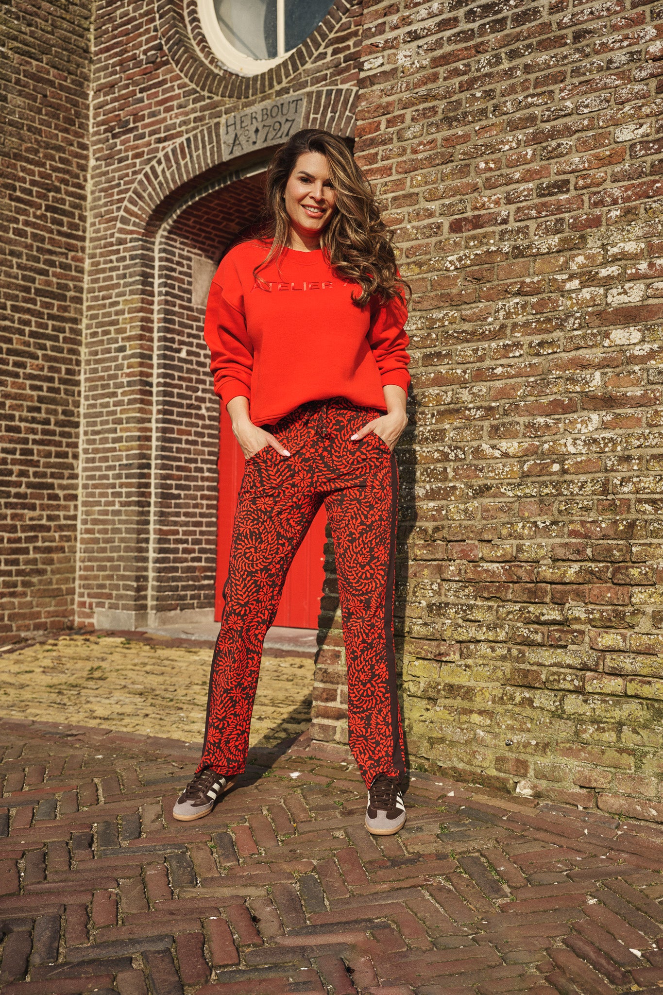 Hit | espresso-red