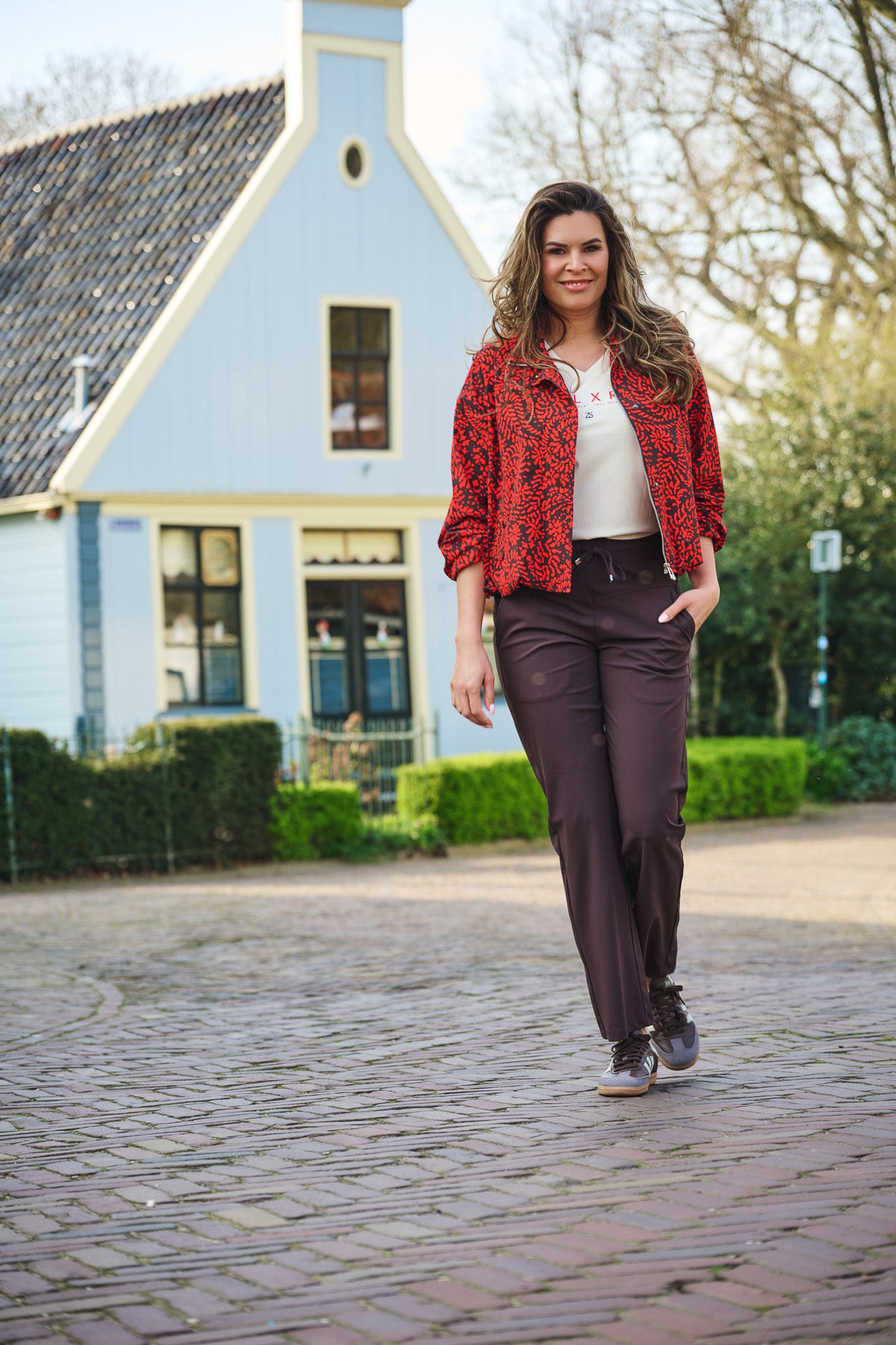 Gwen | espresso-red