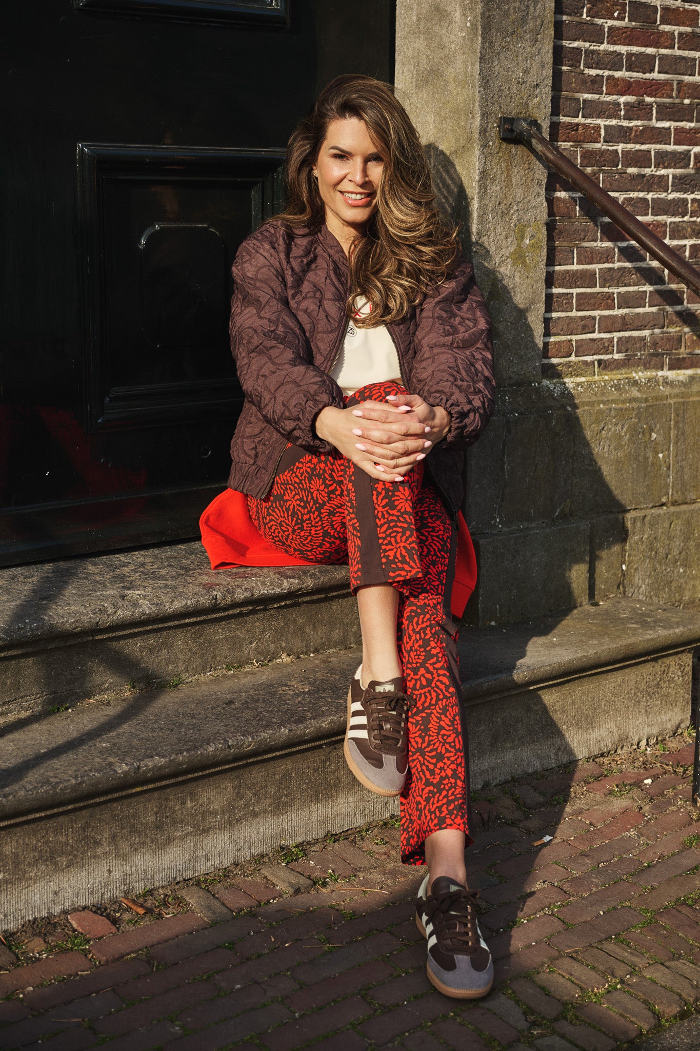 Hit | espresso-red